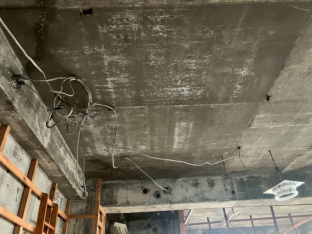 室内天井の確認